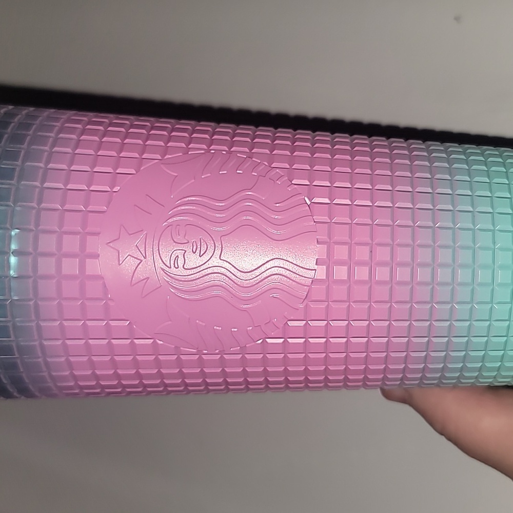Starbucks Valentines Day 2024 Tri-Colored Venti Tumbler - Picture 3 of 8